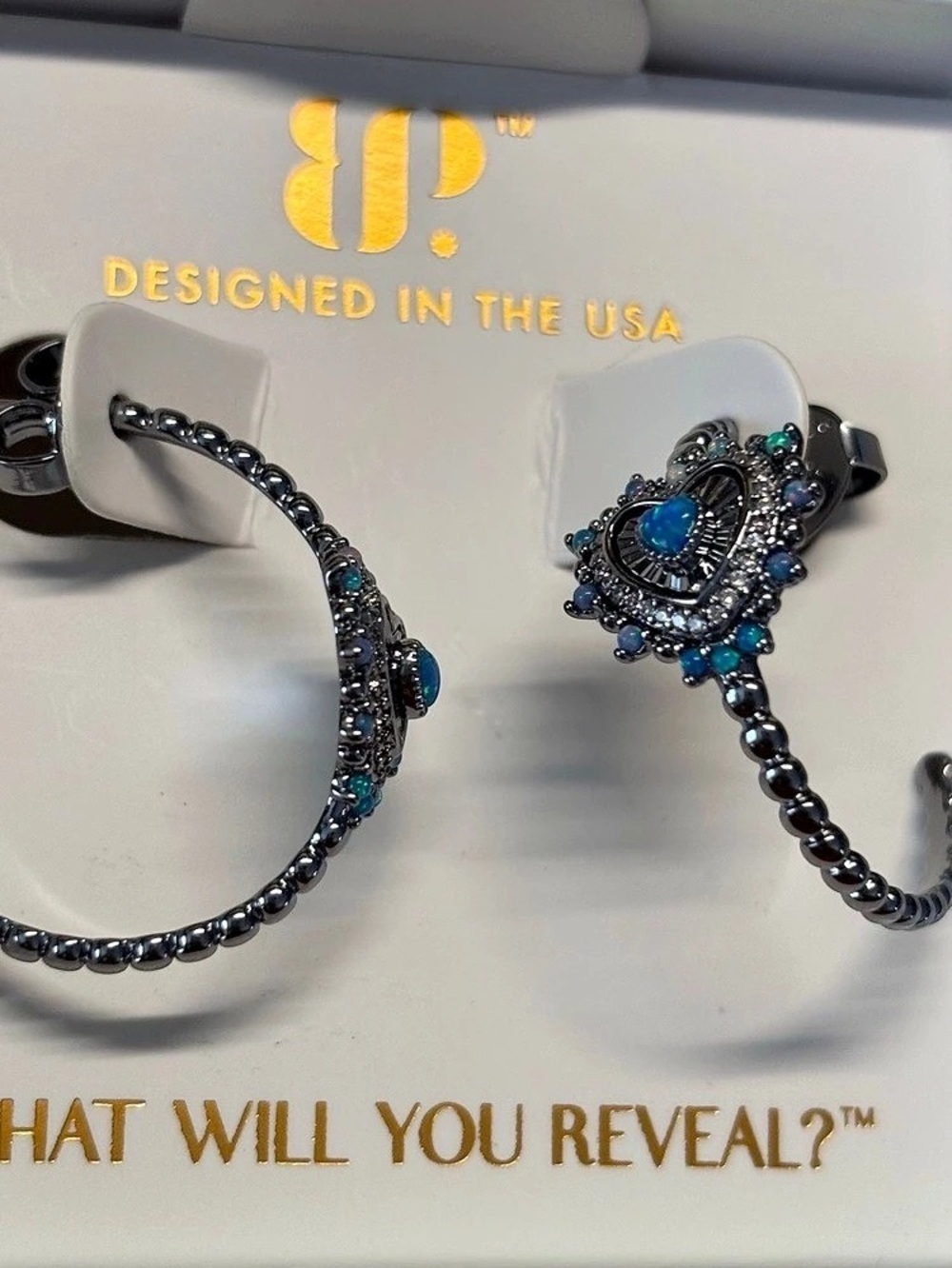 Pura Vida They Are On The Hunt Blue Heart Earrings NWT